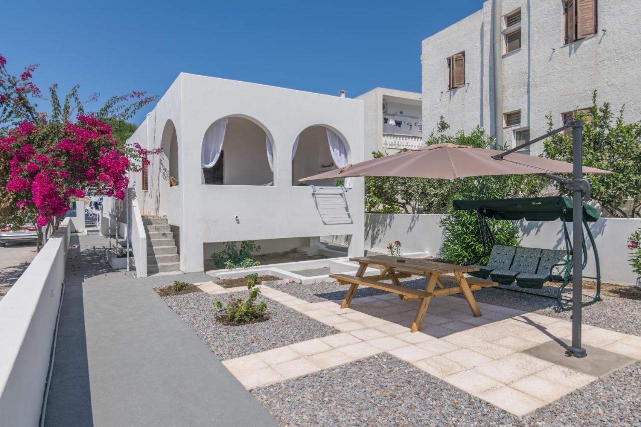 Grandpa'S Yard Apartman Adámasz Kültér fotó