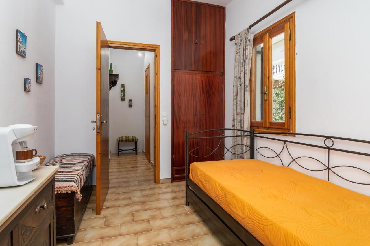 Grandpa'S Yard Apartman Adámasz Kültér fotó